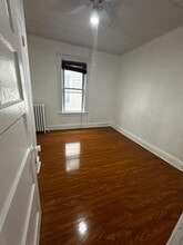 84 W 9th St in Bayonne, NJ - Foto de edificio - Building Photo