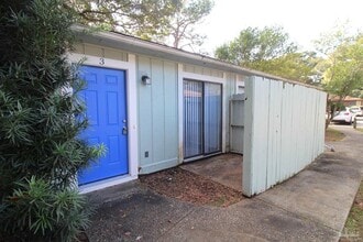 6810 Tiki Ln in Pensacola, FL - Building Photo - Building Photo