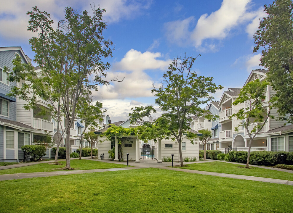 Compass Place North in Sunnyvale, CA - Building Photo