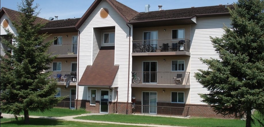 Spruce Meadow in Prince Albert, SK - Building Photo