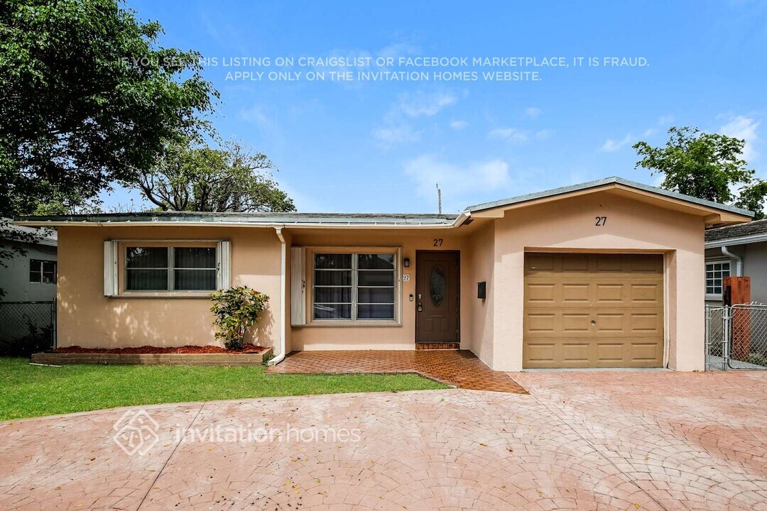 27 SE 13th Terrace in Dania Beach, FL - Building Photo