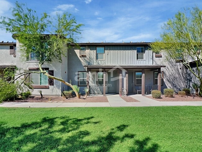 property at 2556 N Heritage St