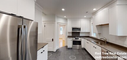 260 Lake Ave, Unit 1 in Newton, MA - Building Photo - Building Photo