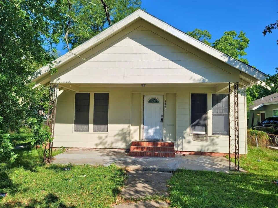 1801 9th St in Port Arthur, TX - Building Photo