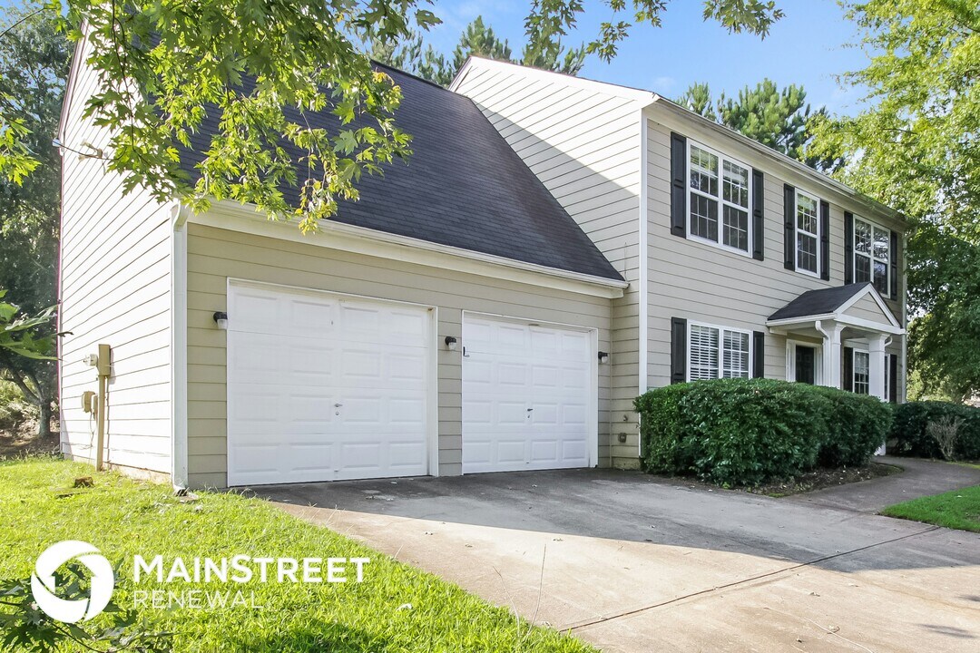 7175 Springchase Way in Austell, GA - Building Photo
