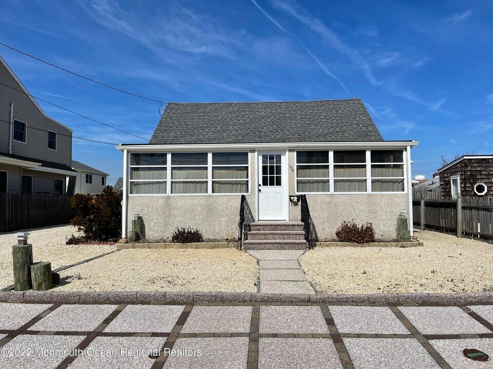 139 Princeton Ave in Lavallette, NJ - Building Photo