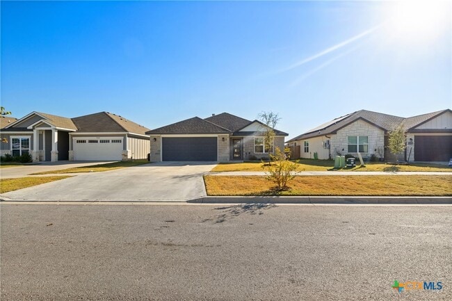 property at 1519 Curlew Ln