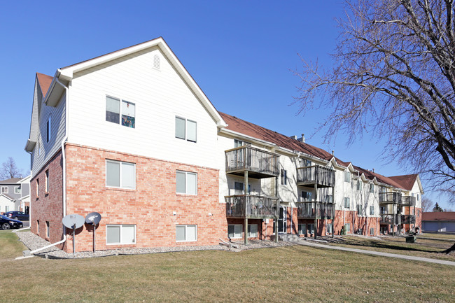 Windsor Heights Apartments in Sioux Falls, SD - Building Photo - Building Photo