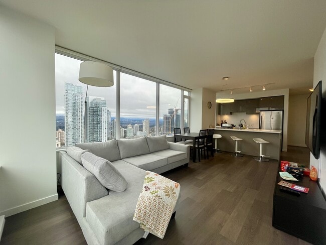 6333 Silver Ave in Burnaby, BC - Building Photo - Building Photo