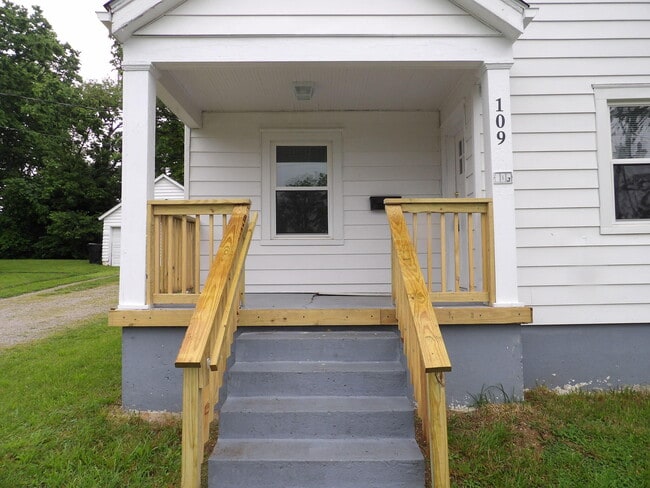 109 Allnutt Dr in Frankfort, KY - Building Photo - Building Photo