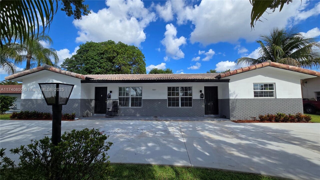 3805 NW 78th Terrace in Coral Springs, FL - Building Photo