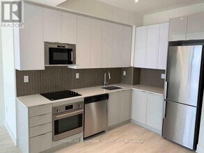 2908-2908 Hwy 7 in Vaughan, ON - Building Photo - Building Photo