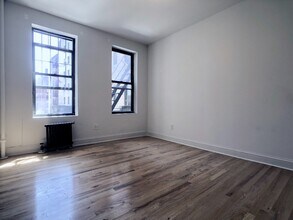 282 Cabrini Blvd in New York, NY - Building Photo - Building Photo