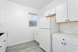 5225 S Tacoma Way in Tacoma, WA - Building Photo - Building Photo