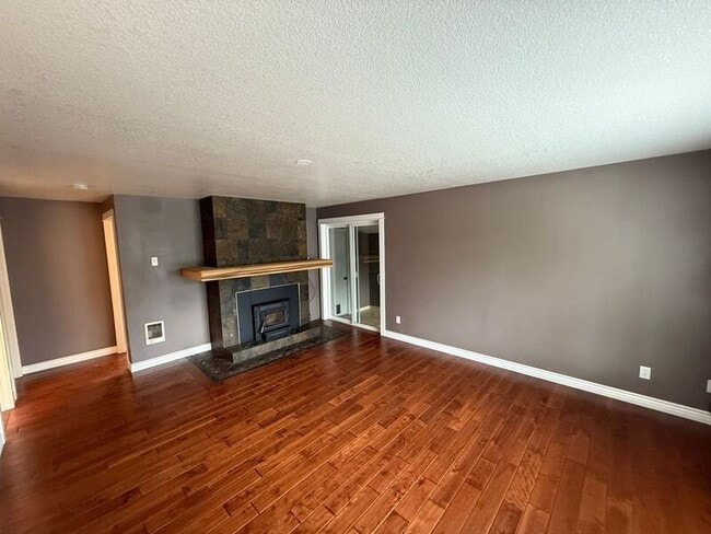 property at 1385 Emmons St NE