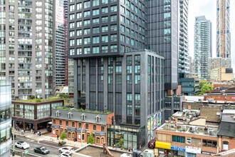 10 Wellesley St W in Toronto, ON - Building Photo - Building Photo