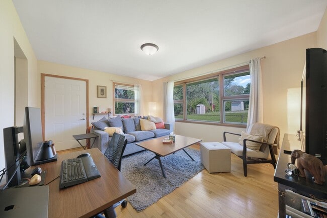 property at 1805-1805 Lynwood Dr