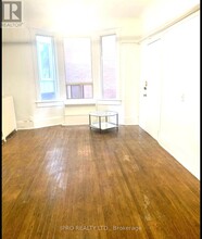 526-526 Palmerston Blvd in Toronto, ON - Building Photo - Building Photo
