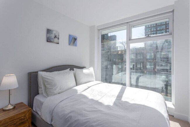 777-777 Richards St in Vancouver, BC - Building Photo - Building Photo