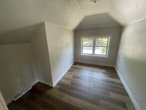 420 S Van Buren St in Green Bay, WI - Building Photo - Building Photo