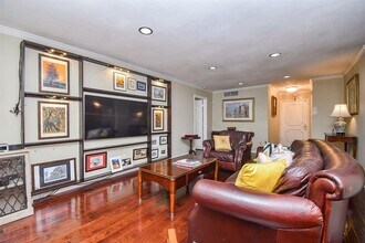 5050 Ambassador Way in Houston, TX - Building Photo - Building Photo