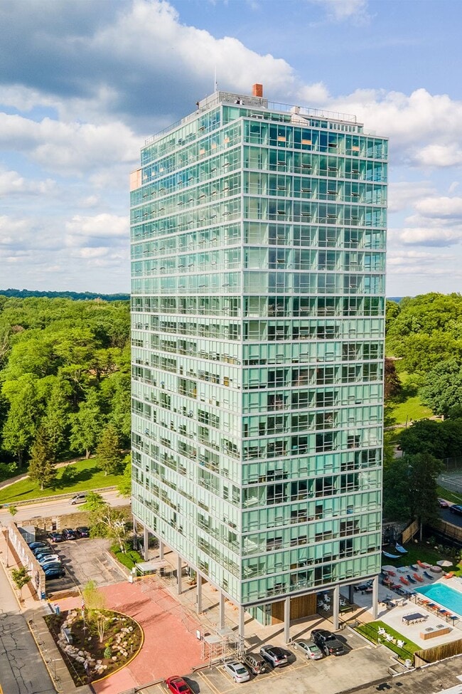 Highland House Tower by Albion in Pittsburgh, PA - Foto de edificio - Building Photo
