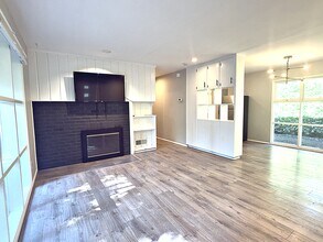 1111 NE 112th Ave in Portland, OR - Building Photo - Building Photo