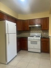 58-11 74th St in Queens, NY - Building Photo - Building Photo