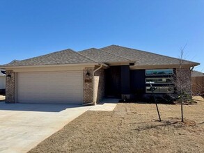 10512 NW 31st Pl in Yukon, OK - Foto de edificio - Building Photo