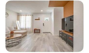 13941 Bee St in Farmers Branch, TX - Building Photo - Building Photo