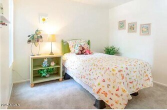 5740 N 59th Ave in Glendale, AZ - Foto de edificio - Building Photo