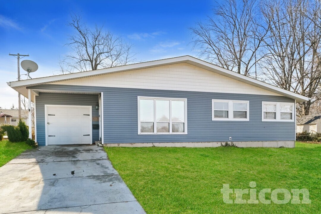 506 Cordes St in O'Fallon, MO - Building Photo