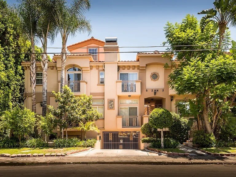 5242 Vesper Ave in Sherman Oaks, CA - Building Photo