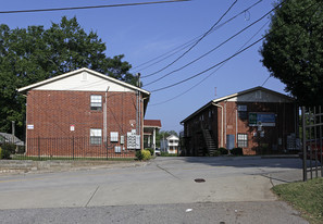 Rosa Burney Manor Apartamentos