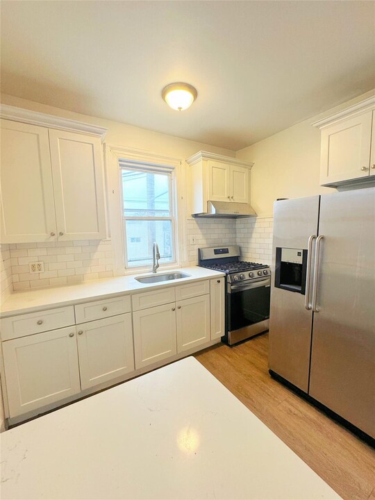 67 Coles St in Glen Cove, NY - Building Photo