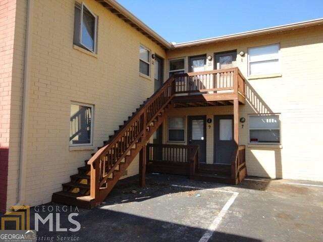 property at 561 Formwalt St SW