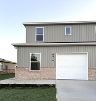 6810 SW Dignity Ave in Bentonville, AR - Building Photo