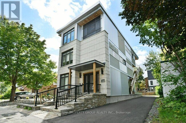 property at 10 Chestnut St