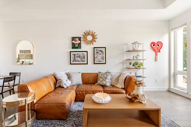 property at 2824 W Parkside Pl