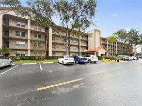 1000 SW 125th Ave in Pembroke Pines, FL - Building Photo - Building Photo