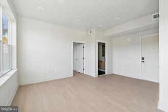 5521 Wayne Ave in Philadelphia, PA - Building Photo - Building Photo