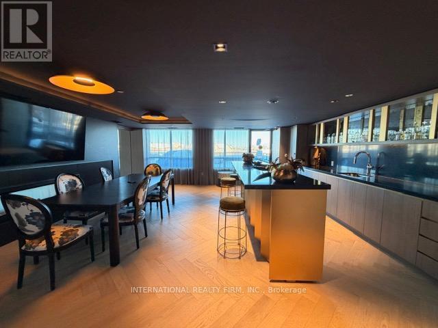 395 Dundas St W in Oakville, ON - Building Photo - Building Photo