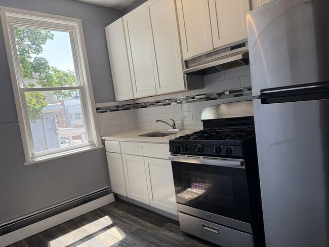 2402 West St in Union City, NJ - Building Photo - Building Photo