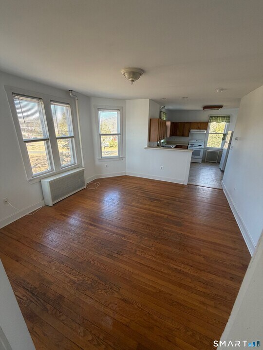 216 High Rock Rd in Groton, CT - Building Photo