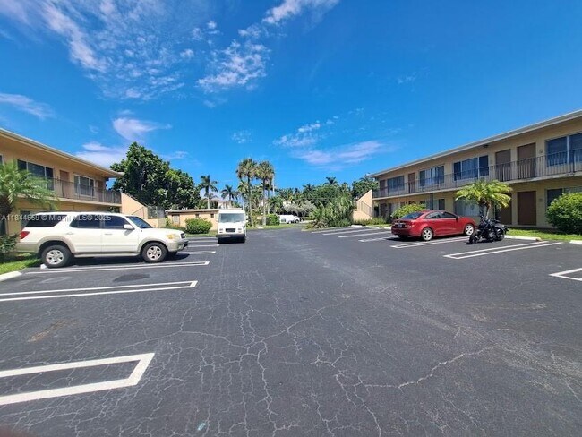 2303 S Federal Hwy in Boynton Beach, FL - Building Photo - Building Photo