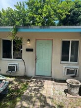 1044 NE 11th Ave in Fort Lauderdale, FL - Building Photo - Building Photo