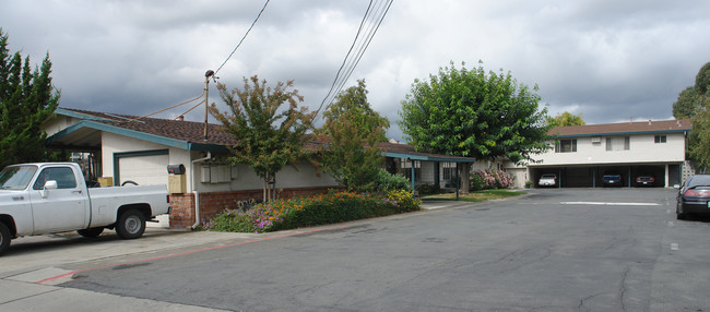 1883 Robin Ln in Concord, CA - Building Photo - Building Photo