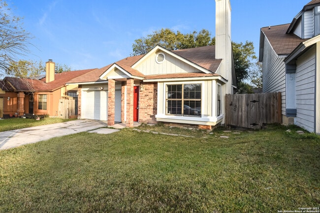 5927 Catalina Sunrise Dr in San Antonio, TX - Building Photo - Building Photo