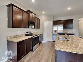 1244 Big Poplar Way in Locust Grove, GA - Foto de edificio - Building Photo