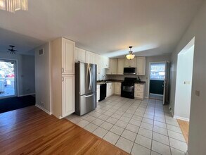 37 N Channel Dr in Round Lake Beach, IL - Building Photo - Building Photo